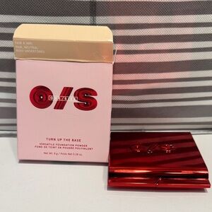 ONE/SIZE Red Compact Foundation Powder in Fair 4